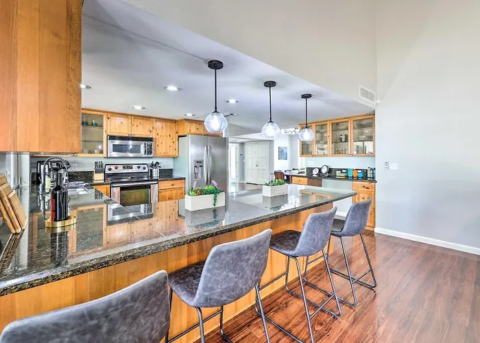 Dom wakacyjny 3 Mi To Kierland! Luxe Desert W/ Heated Pool Scottsdale